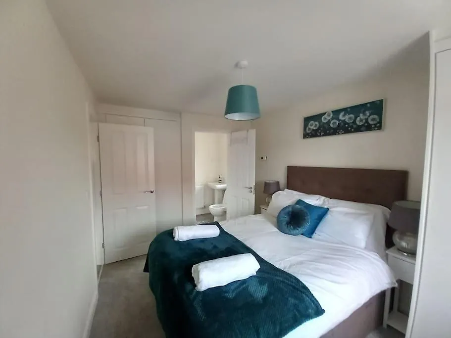 Cozy 3 Bed Sasha House In Beeston Nottingham Villa Holiday home