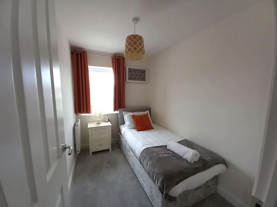 Cozy 3 Bed Sasha House In Beeston Nottingham Villa